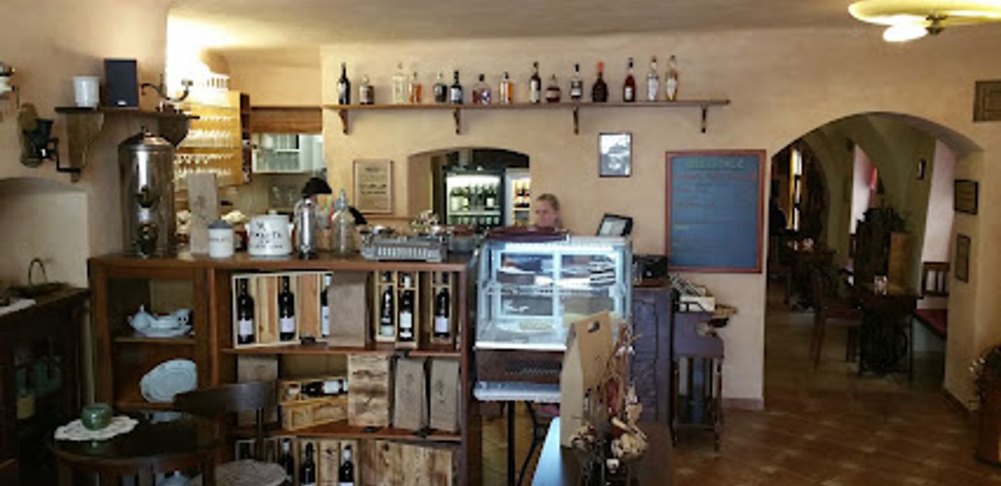 (No) Wine Cafe
