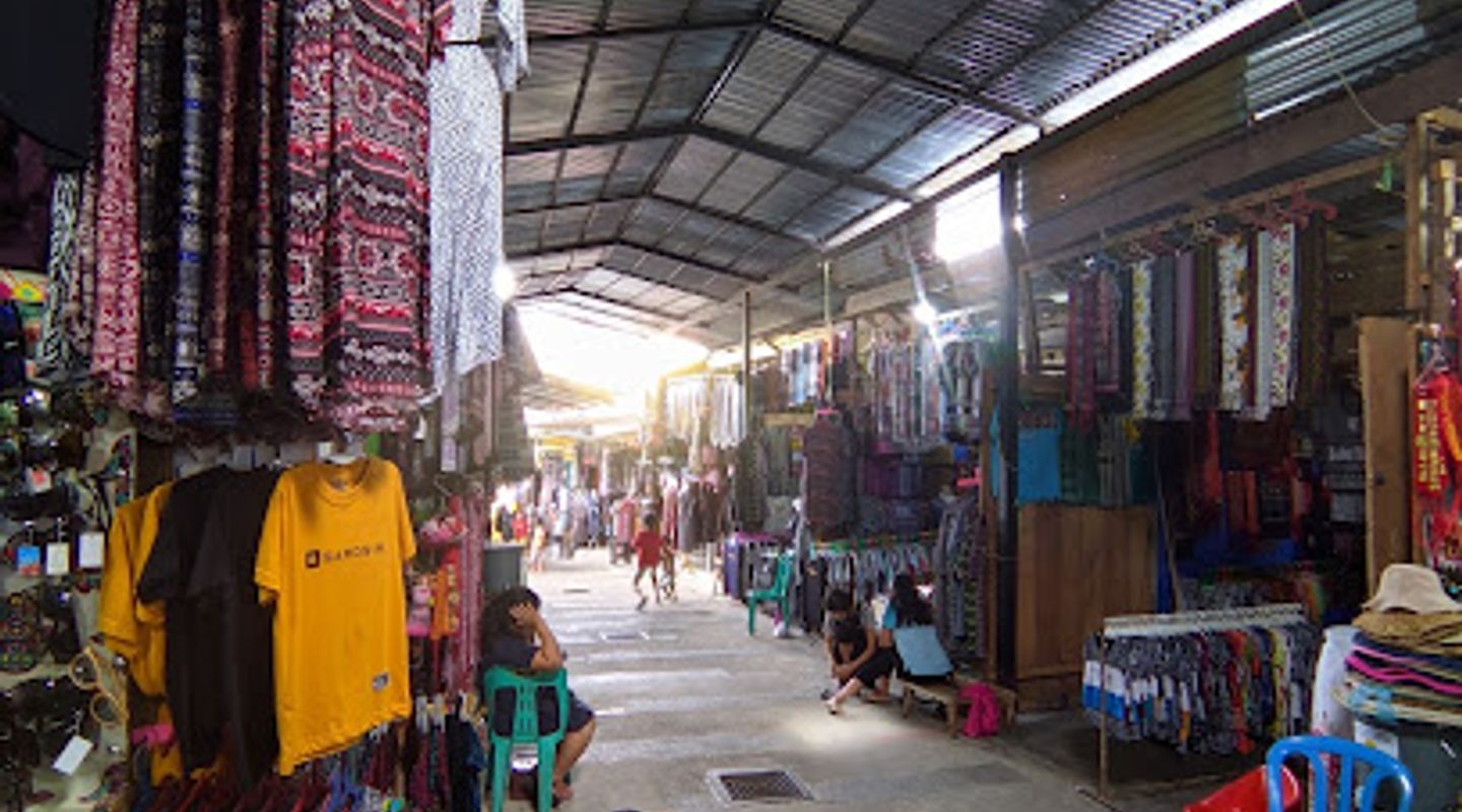 Pasar Tomok