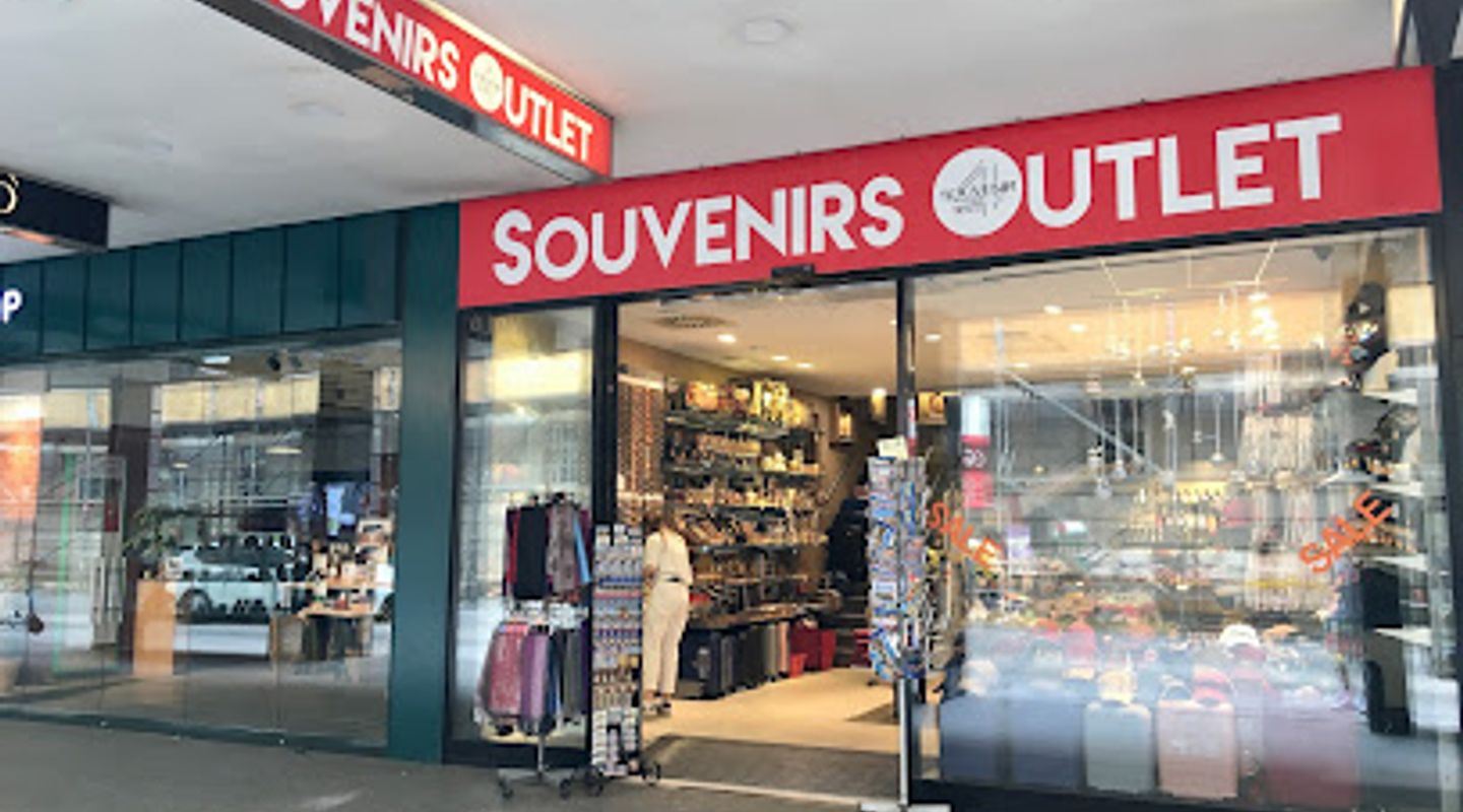 Souvenir outlet