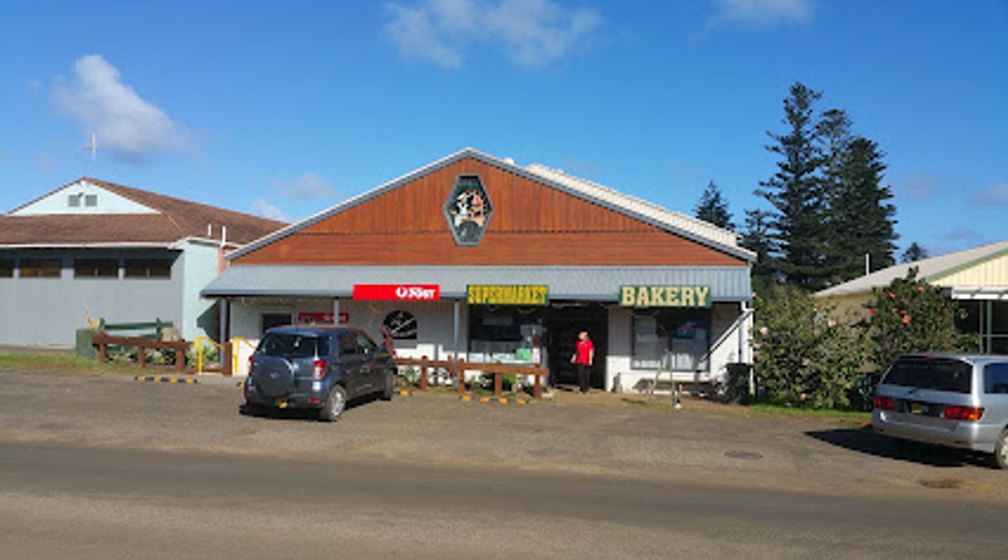 P & R Groceries