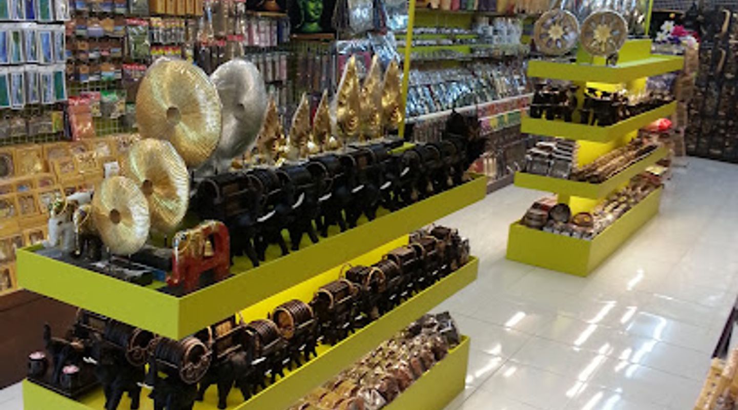 thai souvenirs