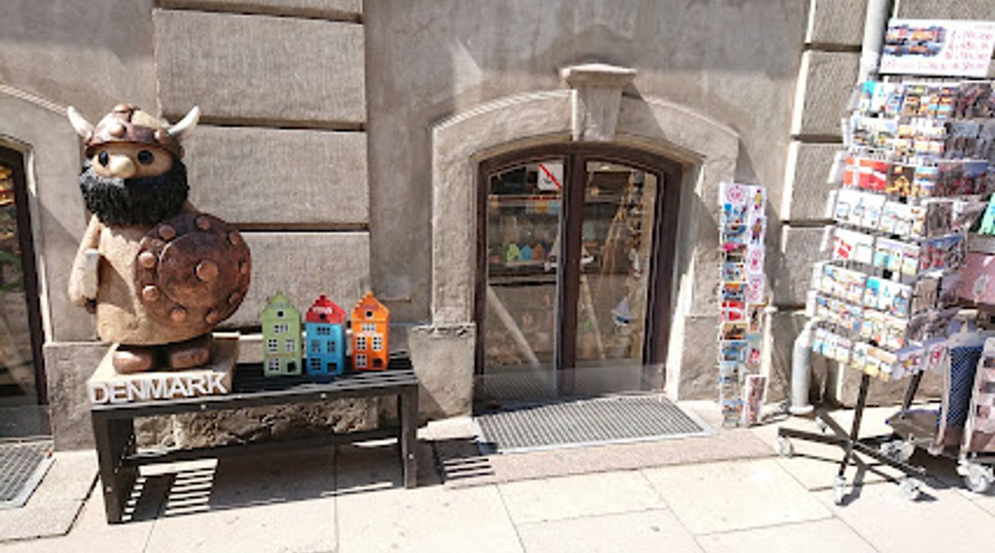 Royal Souvenir Shop