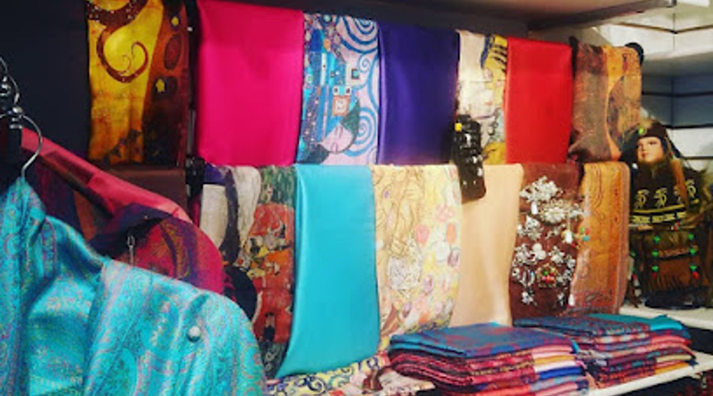 OXXO SILK AND GIFT