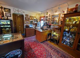Maison Russe (The Russian Gift Shop)