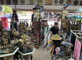 Rojana Art & Souvenirs
