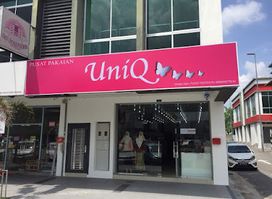 Pusat Pakaian UniQ