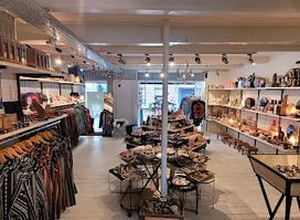 Lotus - Spirituele cadeau's, edelstenen en alternatieve kleding