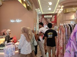 WOMENWEAR FASHION