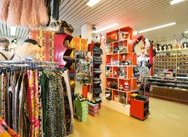 My wardrobe Vintage Retro Shop.