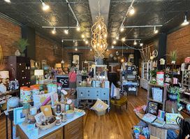 Salvage Sisters LLC.