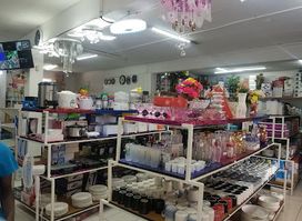 AM GIFT CORNER