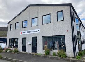 Endurnýtsluhandilin í Stiðjagøtu - Reyði Krossur