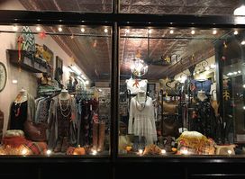 Shoes & Such Clothing & Shoe Boutique