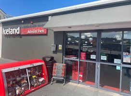 Iceland Supermarket Admiral Park