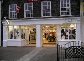 DV8