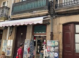 Pequena Galeria