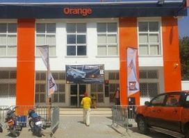 Boutique Orange KAKATARE