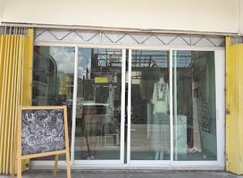 Crossroads , a Boutique