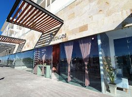 Tazas & Pétalos Florería y Cafetería