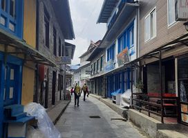 EVEREST RETAIL SHOP