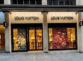 Louis Vuitton Bale