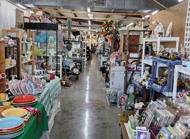 Tontitown Flea Market & Antique Mall
