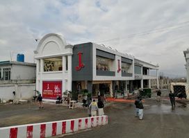 MALL OF SWAT
