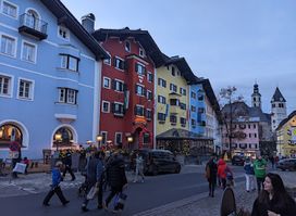 LOUIS VUITTON Kitzbühel