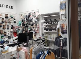 Tommy Hilfiger, Forum Shopping Center