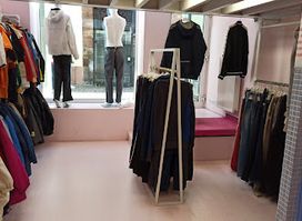 Rebirth Vintage Store