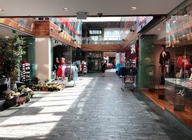 AUST Fashion Linz - Atrium City Center