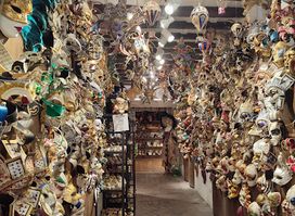 Kouki Masks Venice Souvenir Shop