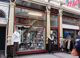 Roisin Dubh Vintage and Retro inspired clothing and gift Boutique