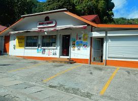 Cash & Carry Beau Vallon