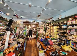 Leura Cabinet Of Curiosities