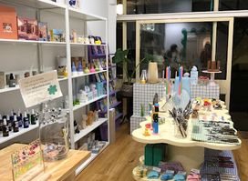 Hands - Lifestyle Gift & Homewares Store