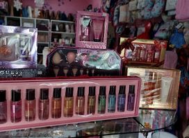 Lola's Gift Shop