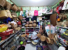 Tolledo's Souvenir Shop