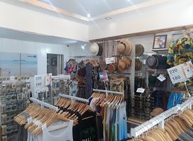 aplaya (souvenir shop)