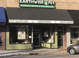 EarthWise Pet Supply & Grooming Newton