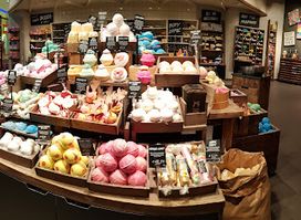 LUSH Cosmetics Campania