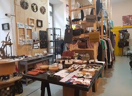 PLACE STORE