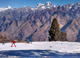 Auli Ski & Snowboard School