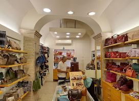 Volterra Leather shop pantheon