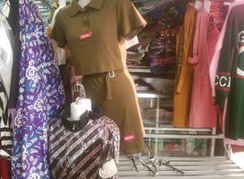 A Sia Phone VS Clothes,Shoe Shops
