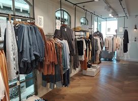 YAYA Nieuwpoort – Damesmode & Dameskleding