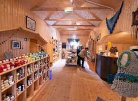 Uppspuni Mini Mill & Yarn Shop