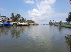 Nadodi Kayaking in Alleppey