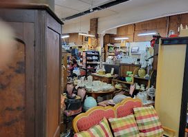 Cedar Depot Antiques & Craft Mall