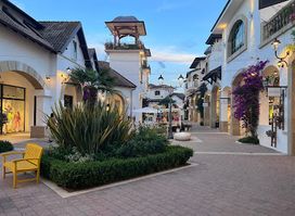 Harmont & Blaine